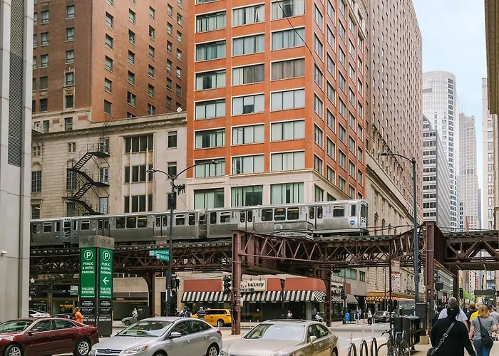 Livn Millennium Park Downtown 2br *